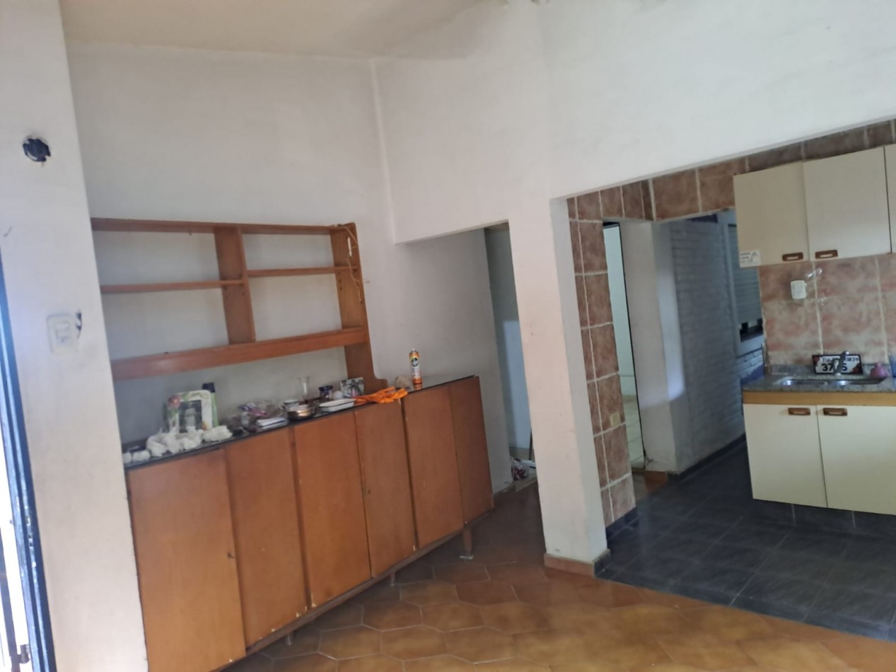 VENTA- CASA 3 AMBIENTES EN ESQUINA