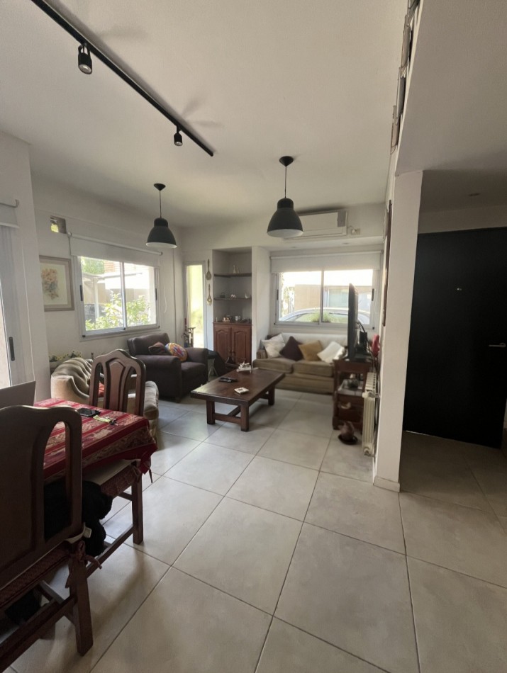 VENTA - DUPLEX EN ADROGUE