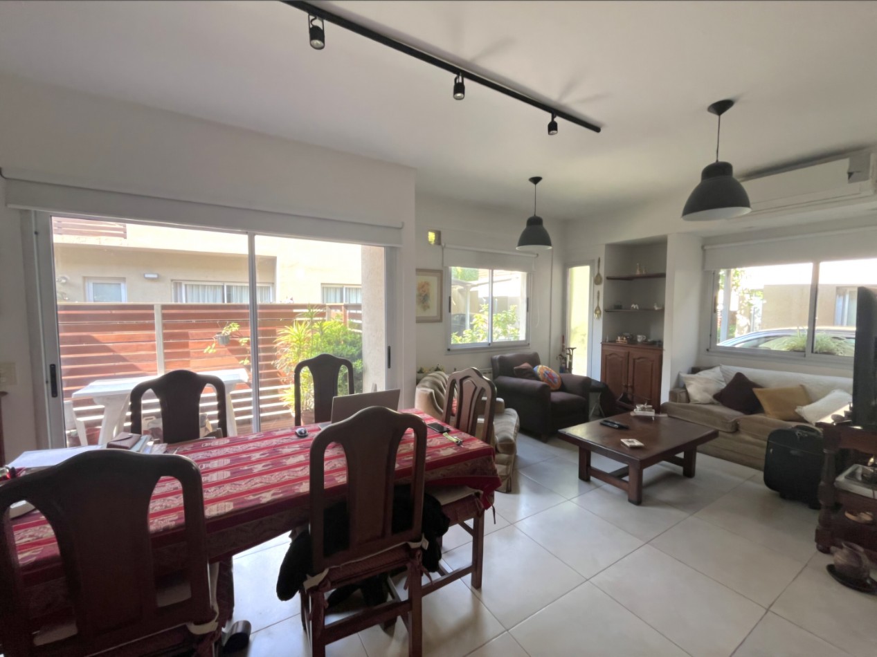 VENTA - DUPLEX EN ADROGUE
