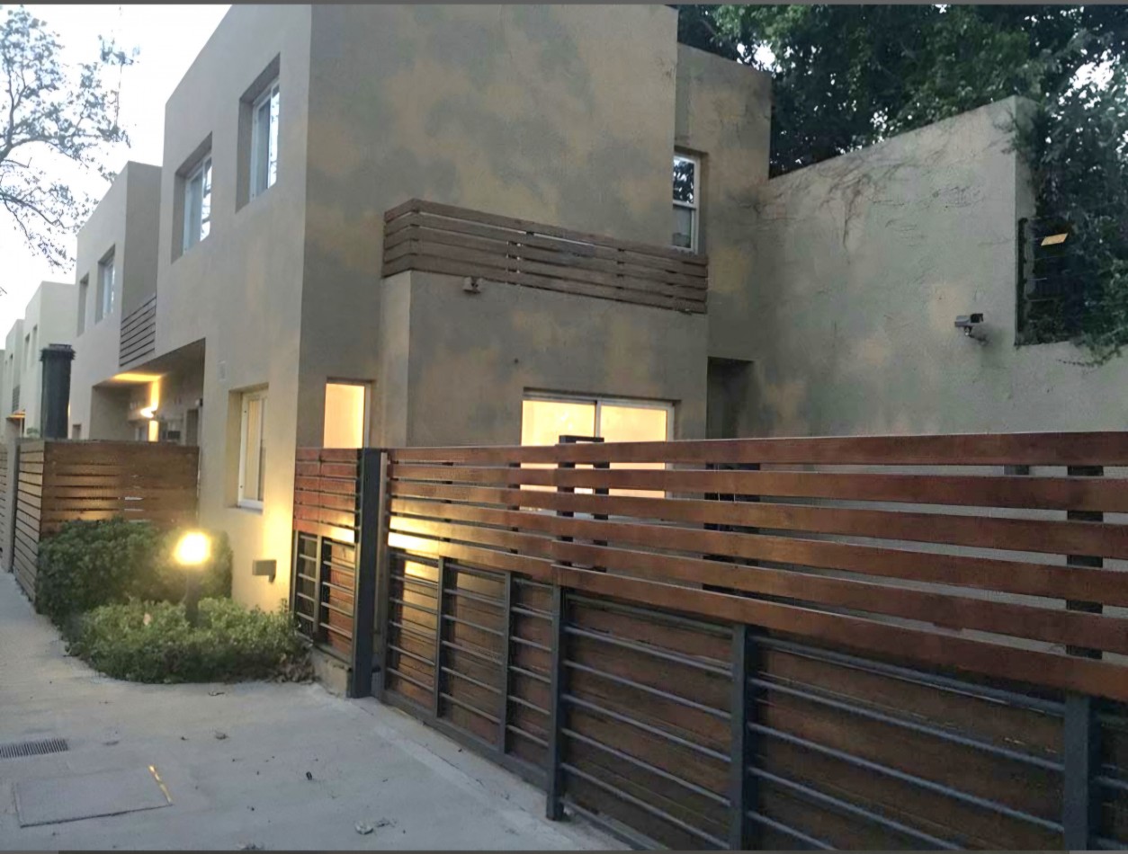 VENTA - DUPLEX EN ADROGUE