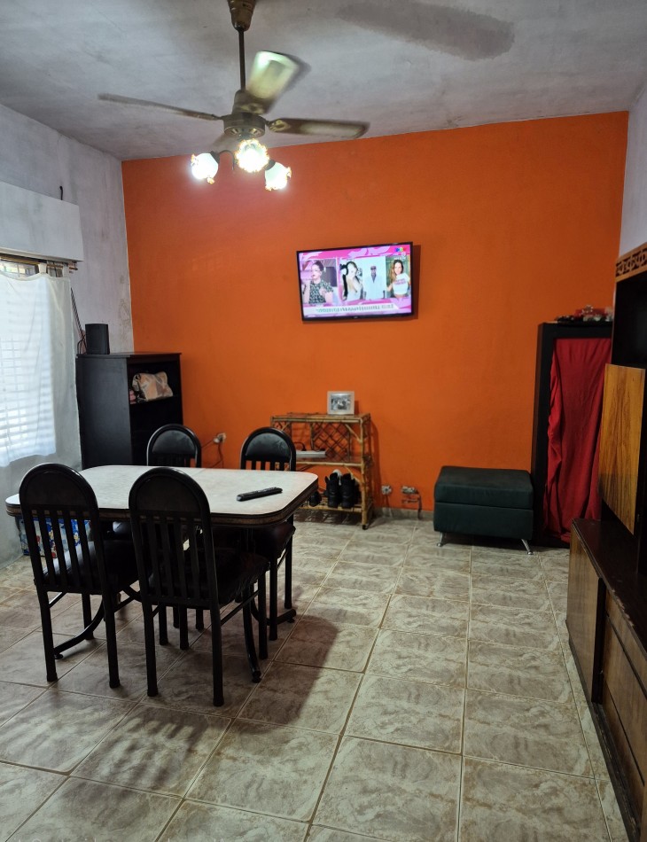 VENTA - CASA 6 ambientes con entrada individual