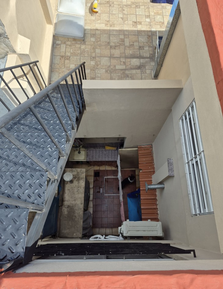 VENTA - CASA 6 ambientes con entrada individual