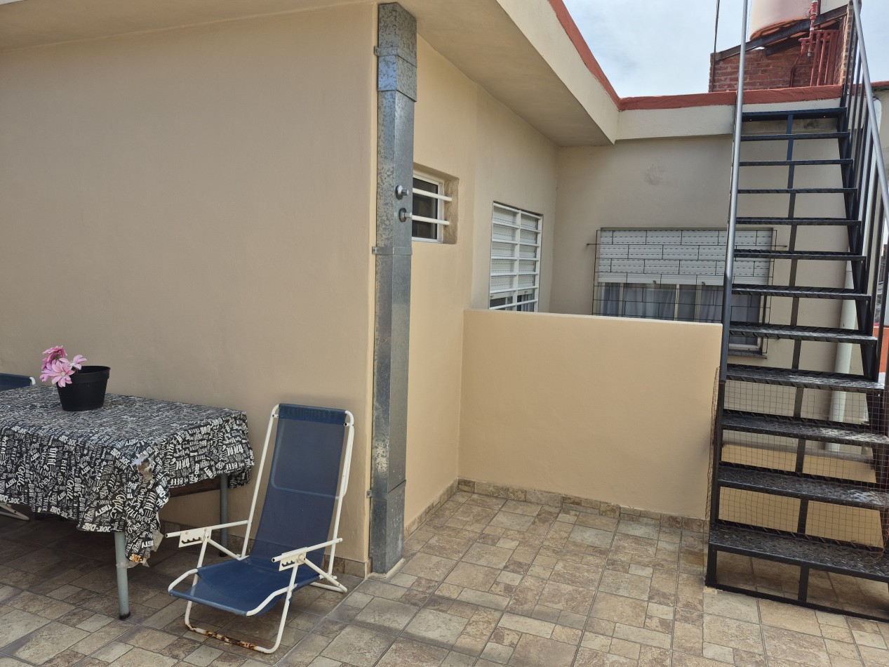 VENTA - CASA 6 ambientes con entrada individual