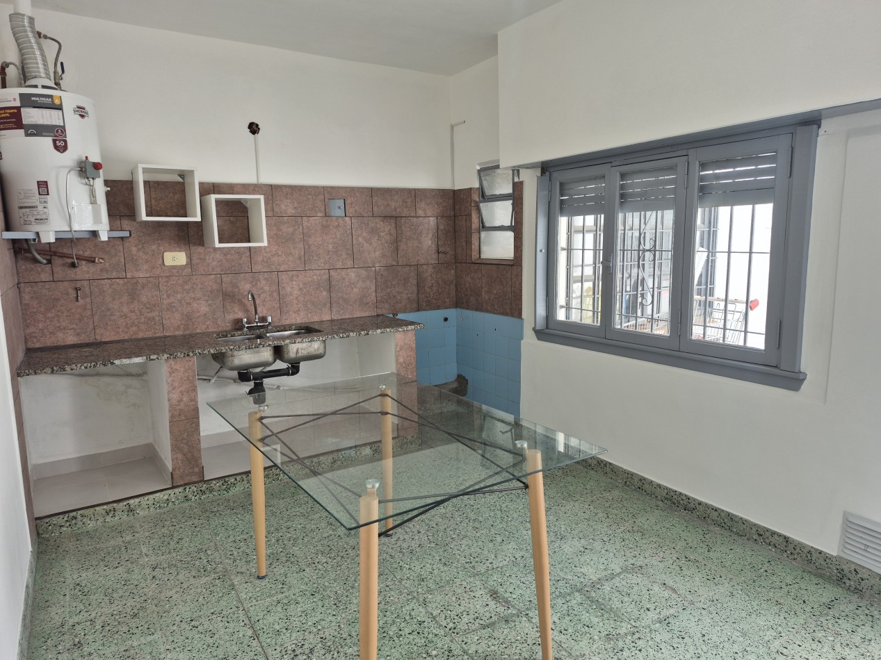 ALQUILER - AMPLIO PH 2 AMBIENTES CON PATIO