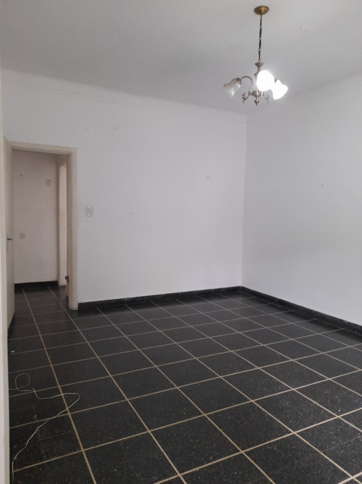 ALQUILER - CASA EXCELENTE UBICACION