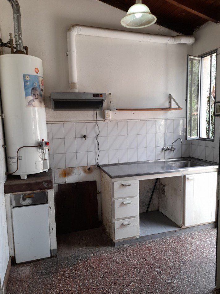 ALQUILER - CASA EXCELENTE UBICACION