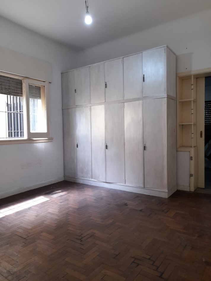 ALQUILER - CASA EXCELENTE UBICACION