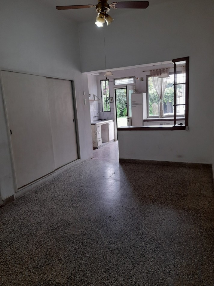 ALQUILER - CASA EXCELENTE UBICACION