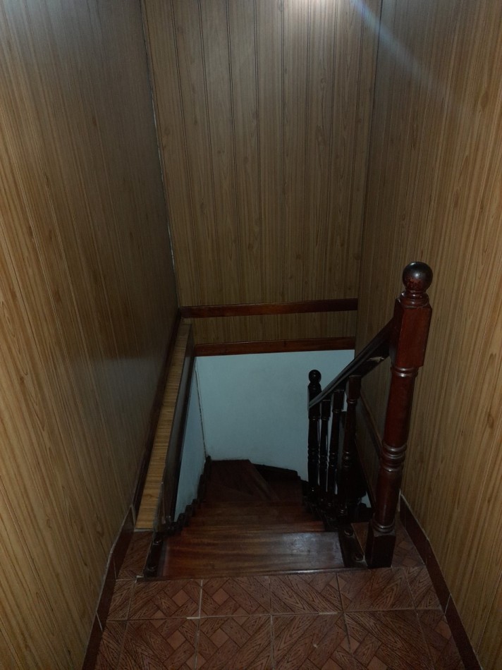 VENTA / PERMUTA - CHALET 7 AMBIENTES