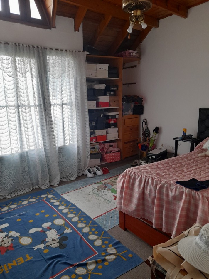 VENTA / PERMUTA - CHALET 7 AMBIENTES