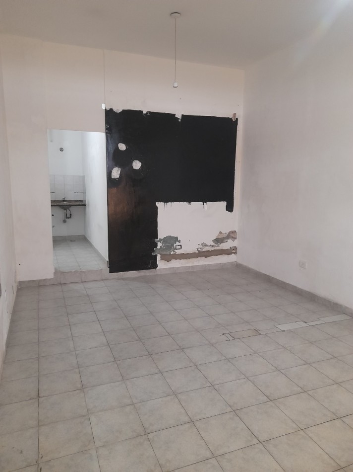 ALQUILER - Local sobre Laprida