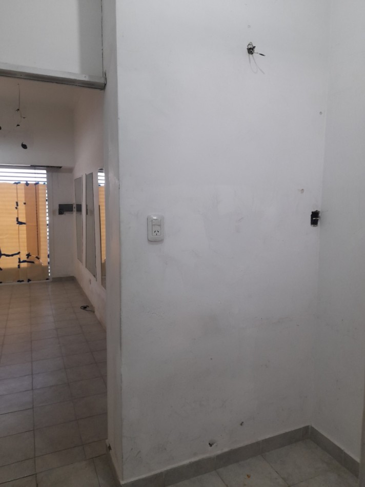 ALQUILER - Local sobre Laprida