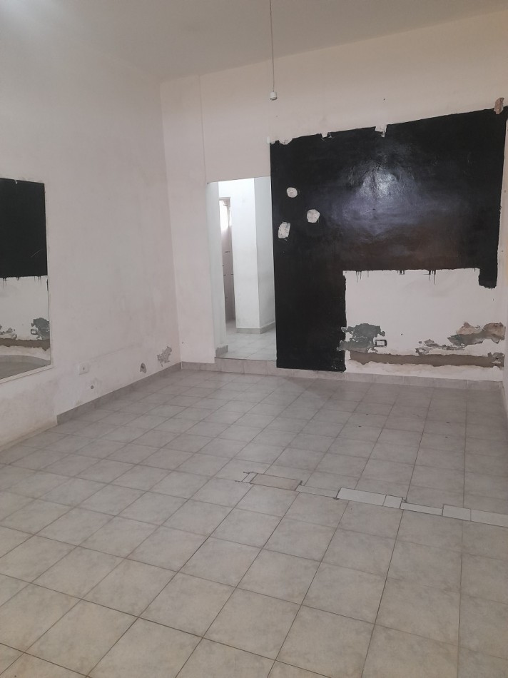 ALQUILER - Local sobre Laprida