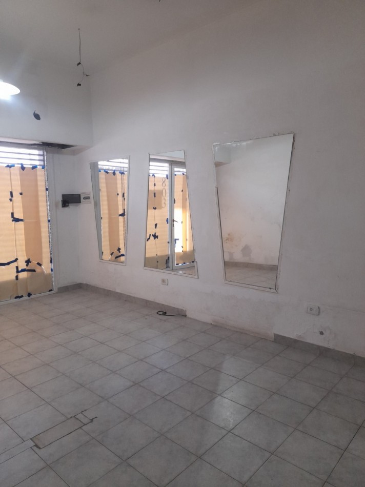 ALQUILER - Local sobre Laprida