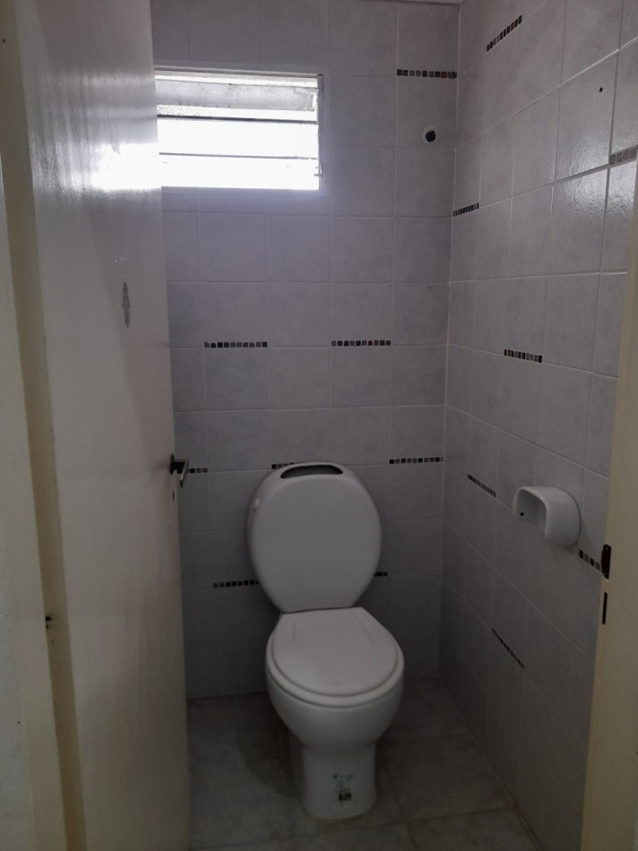 ALQUILER - Local sobre Laprida