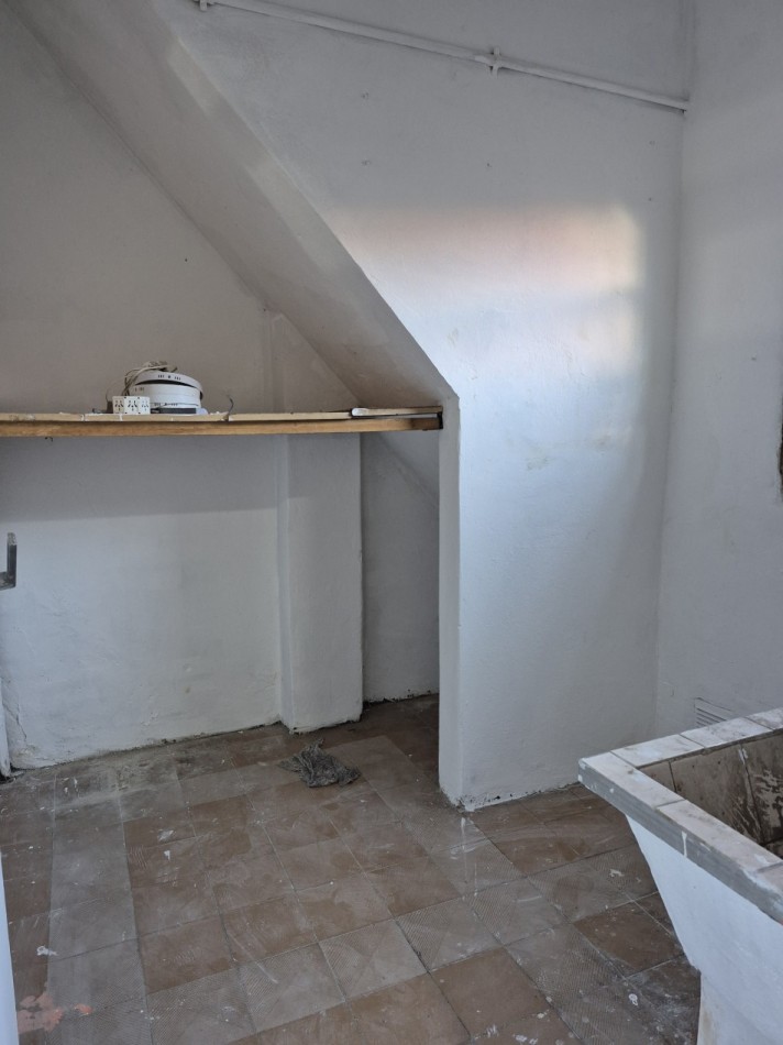 ALQUILER - PH al frente 2 ambientes grande