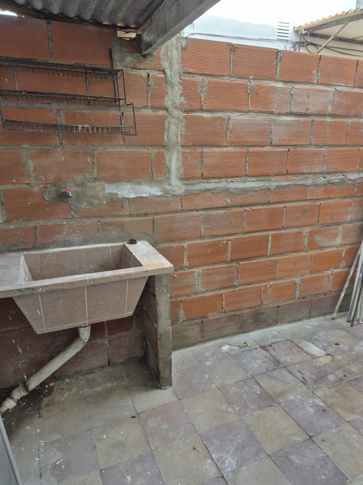 ALQUILER - PH al frente 3 ambientes