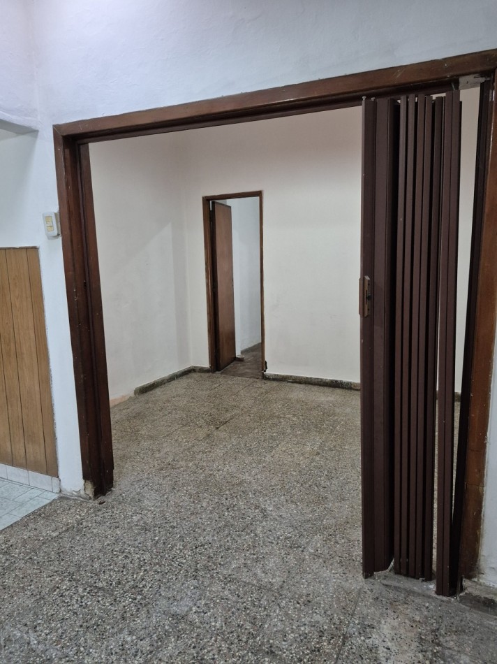 ALQUILER - PH al frente 2 ambientes grande