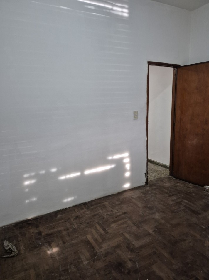 ALQUILER - PH al frente 2 ambientes grande