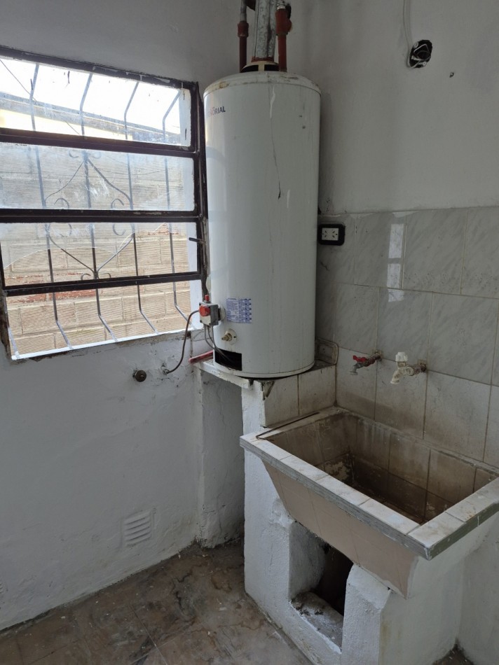 ALQUILER - PH al frente 2 ambientes grande