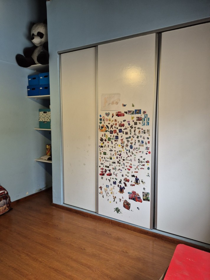 ALQUILER - CASA 3 AMBIENTES CON COCHERA Y PILETA