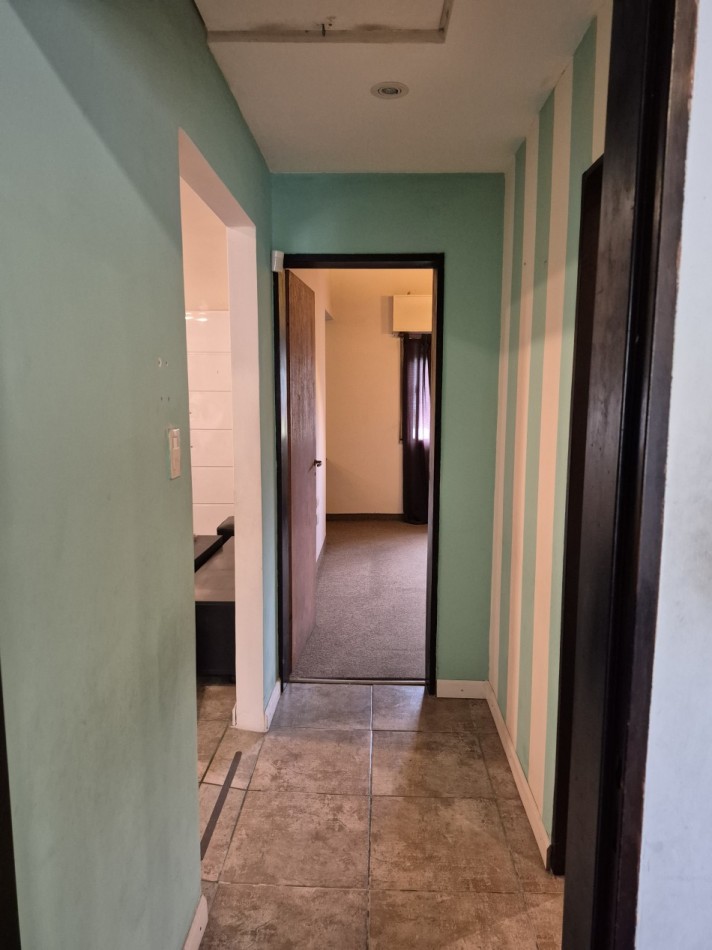 ALQUILER - CASA 3 AMBIENTES CON COCHERA Y PILETA