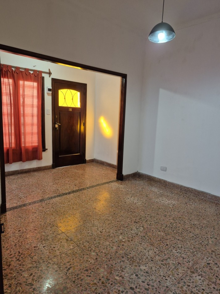 VENTA - PH 2 ambientes amplio