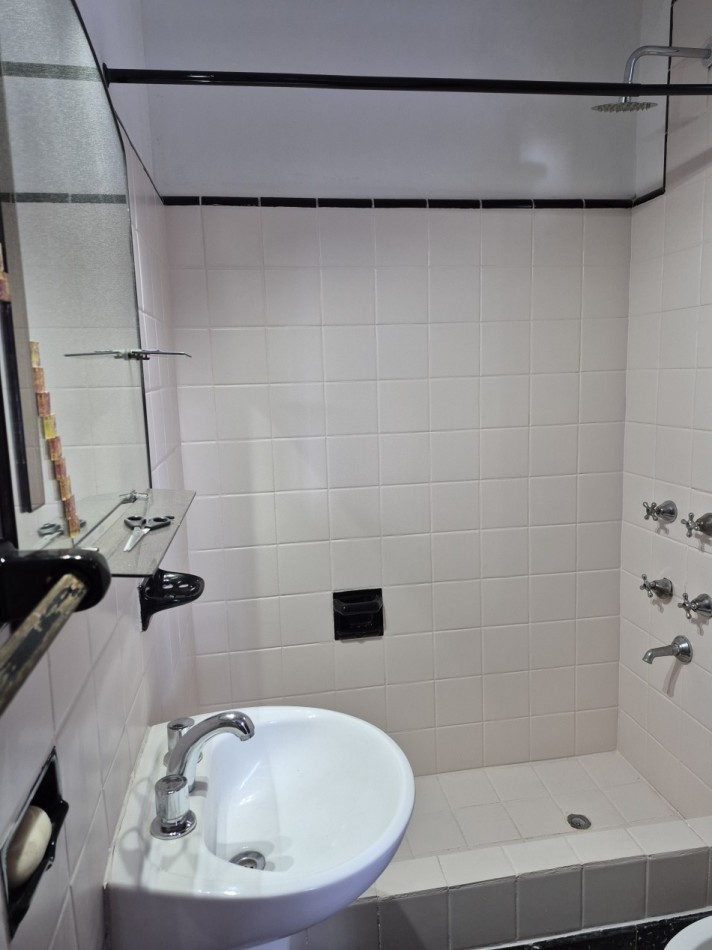 VENTA - PH 2 ambientes amplio