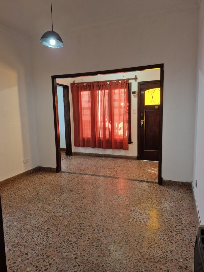 VENTA - PH 2 ambientes amplio