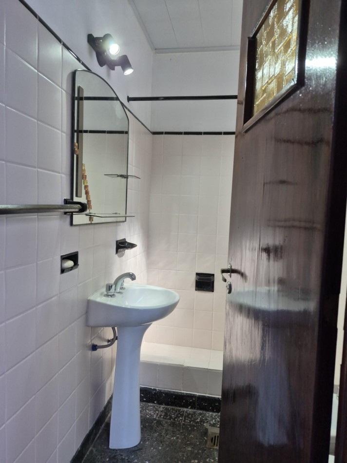 VENTA - PH 2 ambientes amplio