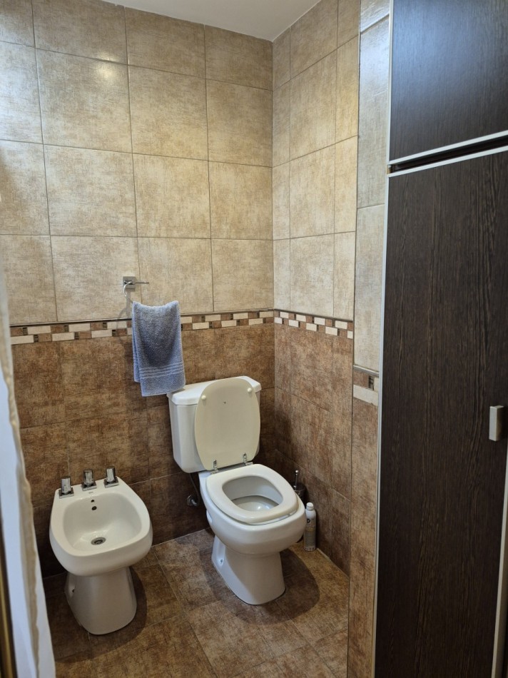 VENTA - CASA 6 ambientes con entrada individual