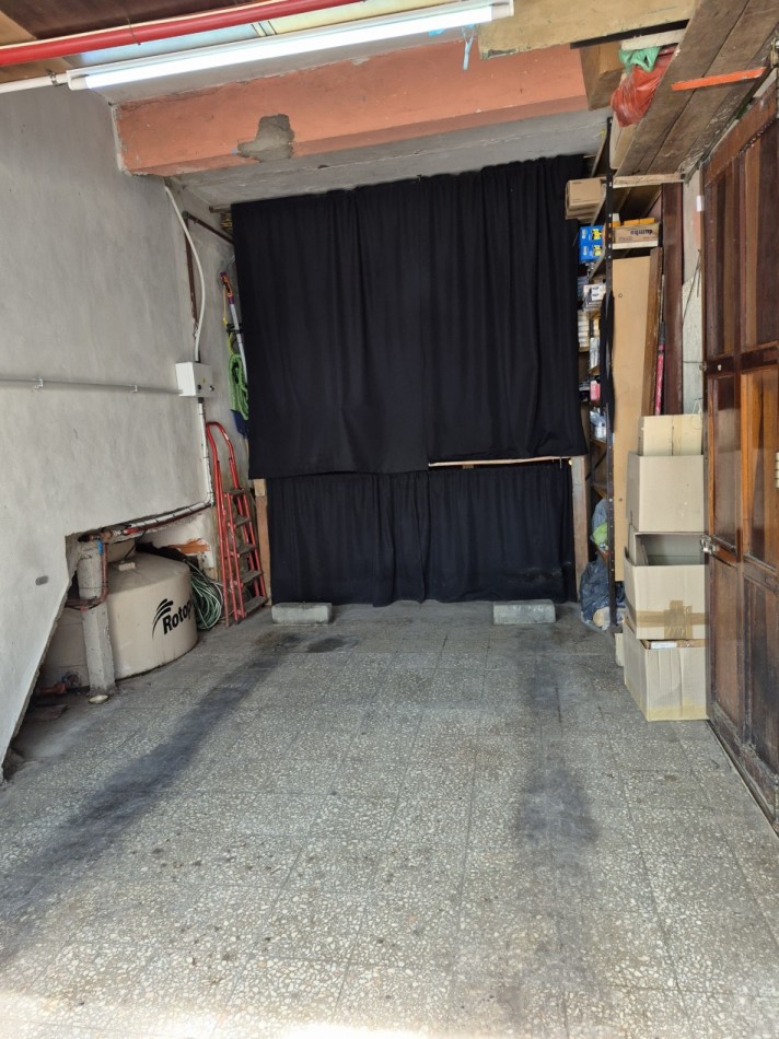 VENTA - CASA 6 ambientes con entrada individual