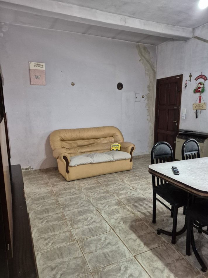 VENTA - CASA 6 ambientes con entrada individual