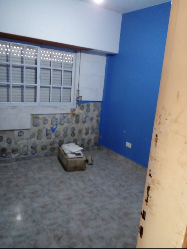 ALQUILER -  CASA  AMPLIA CON PATIO