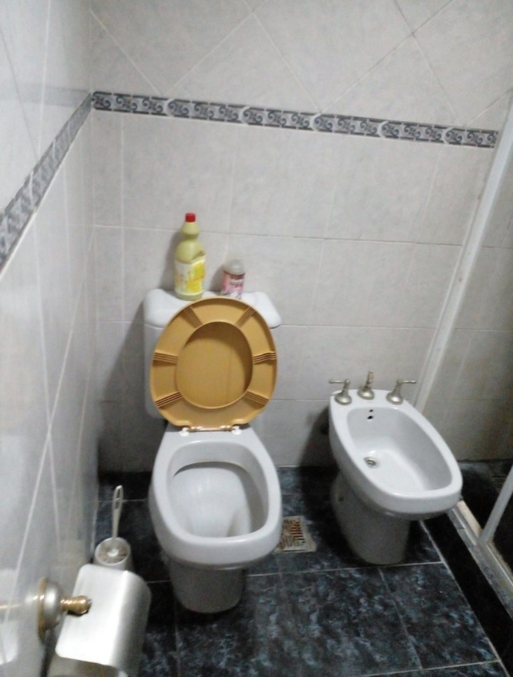 ALQUILER -  CASA  AMPLIA CON PATIO