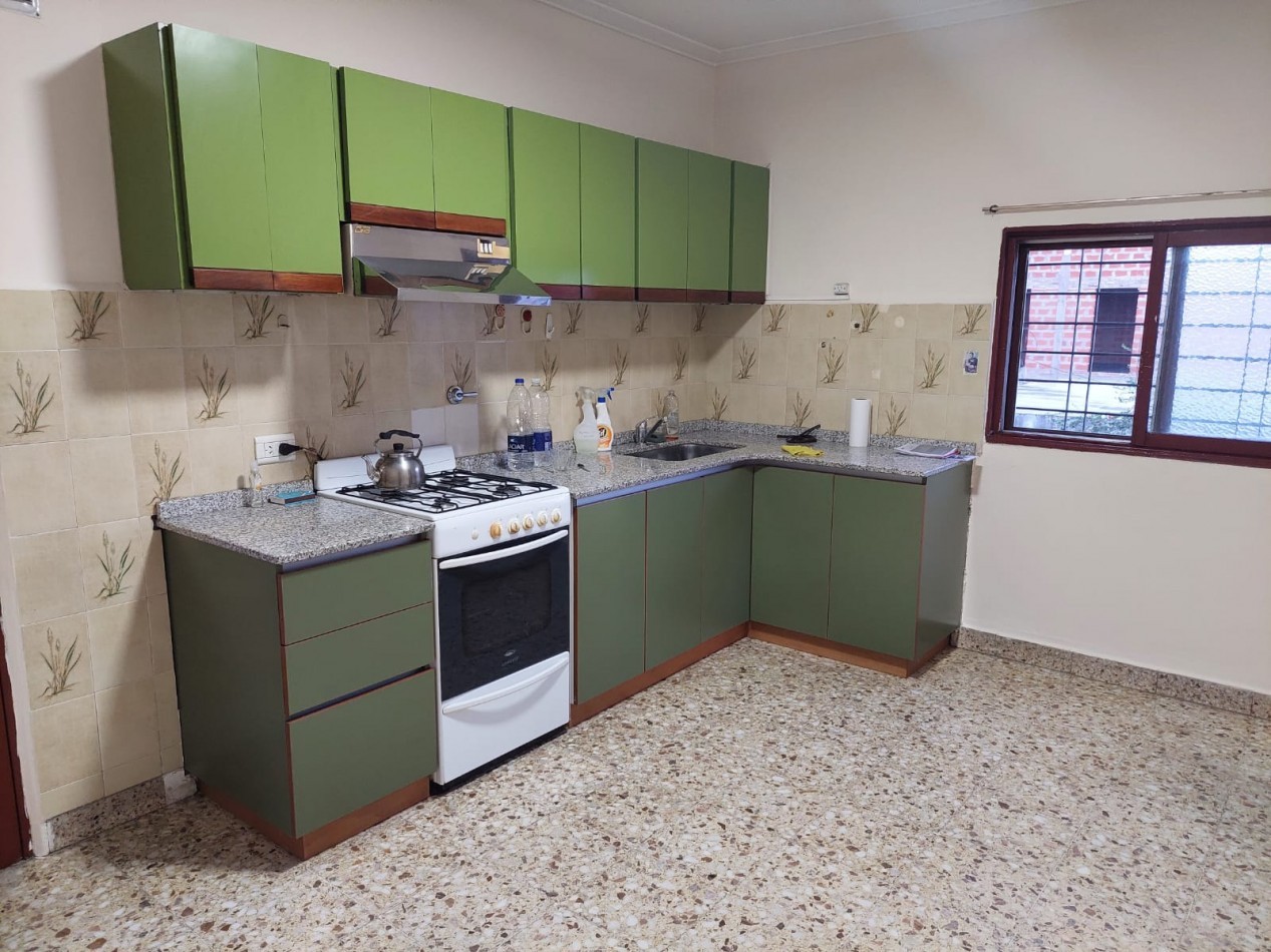 ALQUILER- CASA 3 AMBIENTES