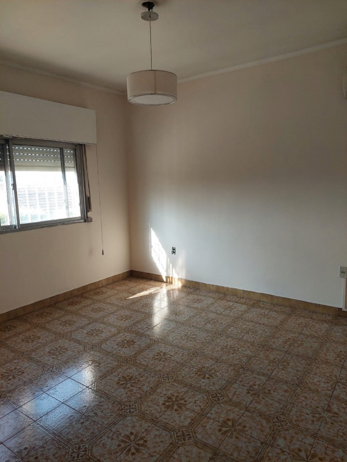 ALQUILER- CASA 3 AMBIENTES