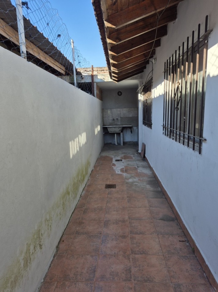 ALQUILER - PH por pasillo 3 ambientes