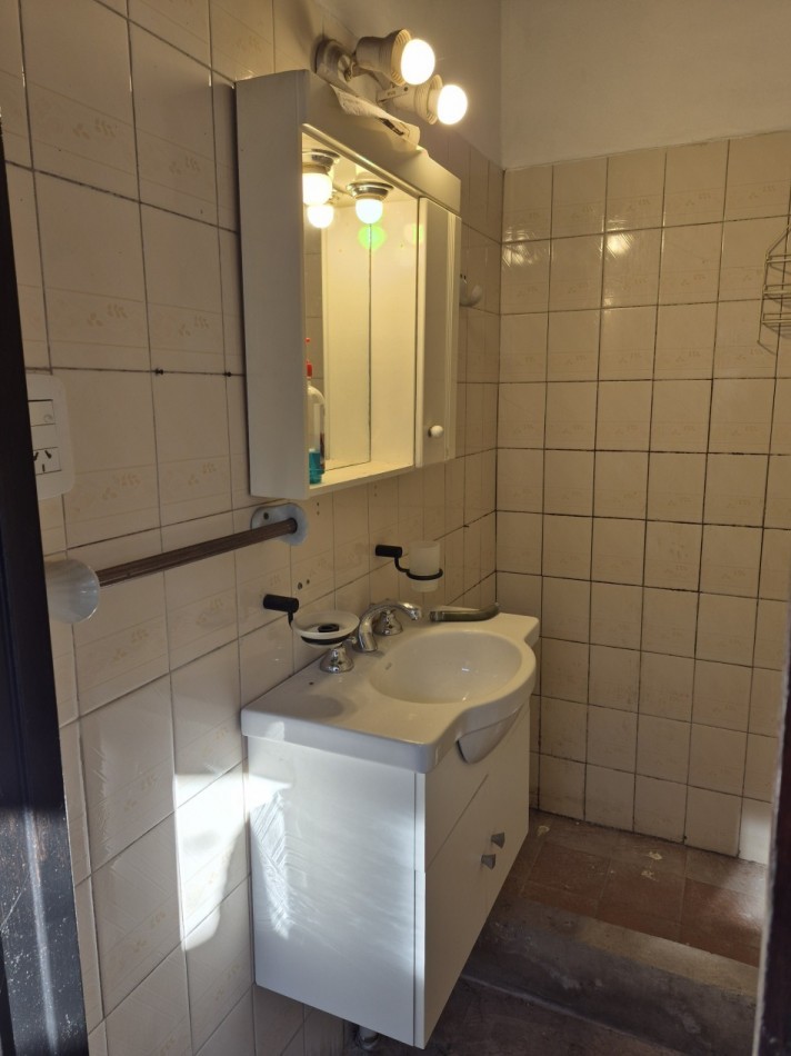 ALQUILER - PH por pasillo 3 ambientes