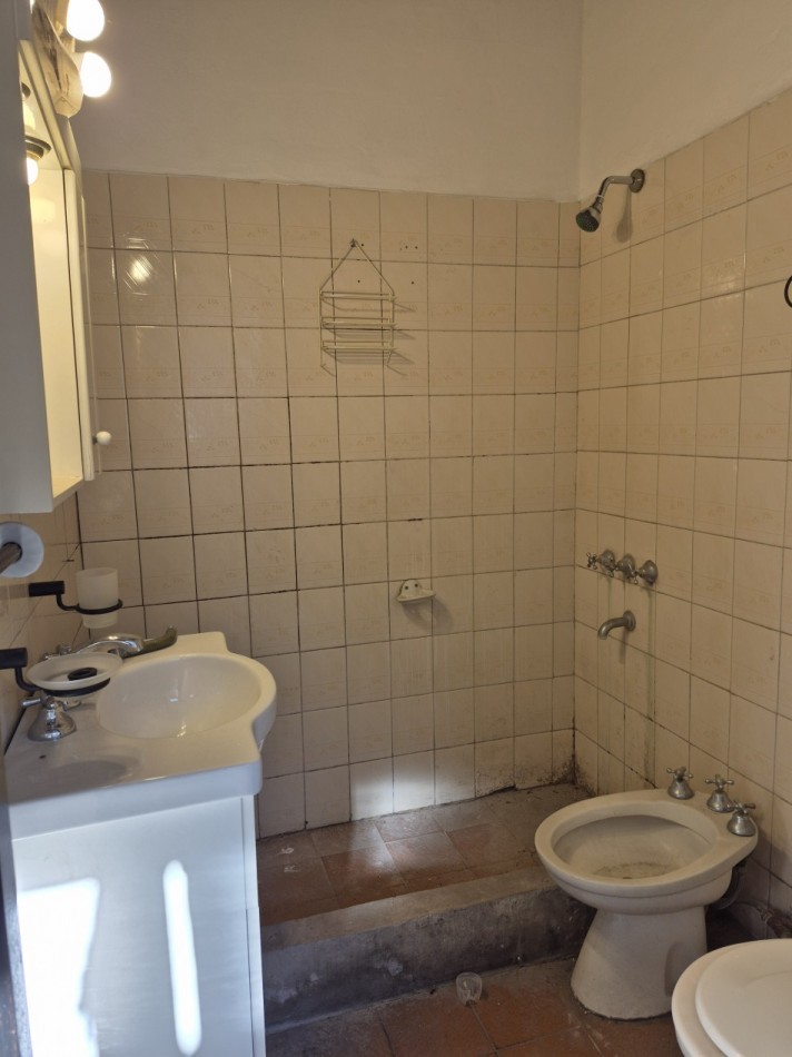 ALQUILER - PH por pasillo 3 ambientes