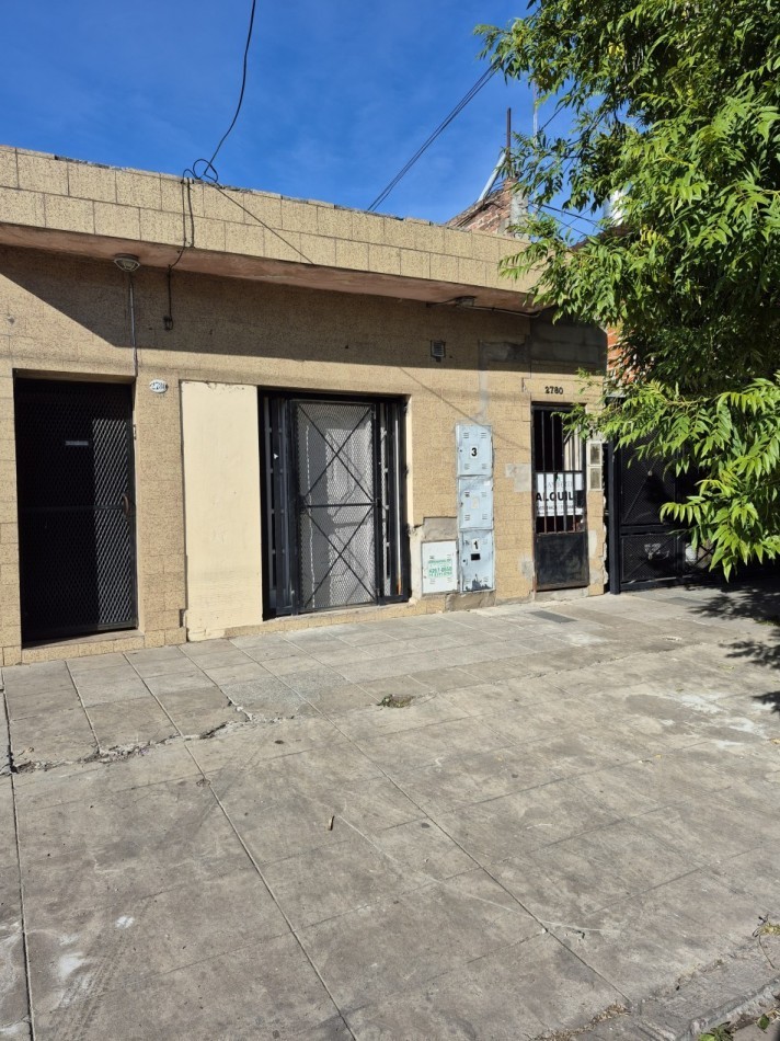 ALQUILER - PH al frente 3 ambientes