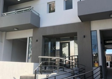 EXCELENTE PISO EN BANFIELD