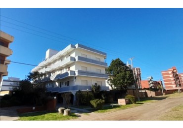 VENTA - DEPARTAMENTO 2 AMBIENTES CON COCHERA