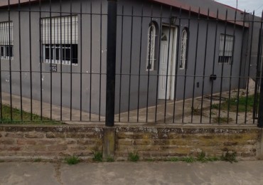 ALQUILER -  CASA  AMPLIA CON PATIO