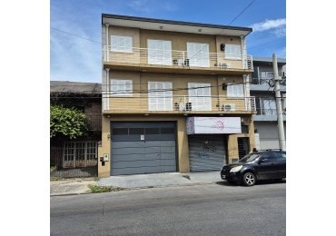 ALQUILER- Amplio Departamento 2 ambientes con cochera